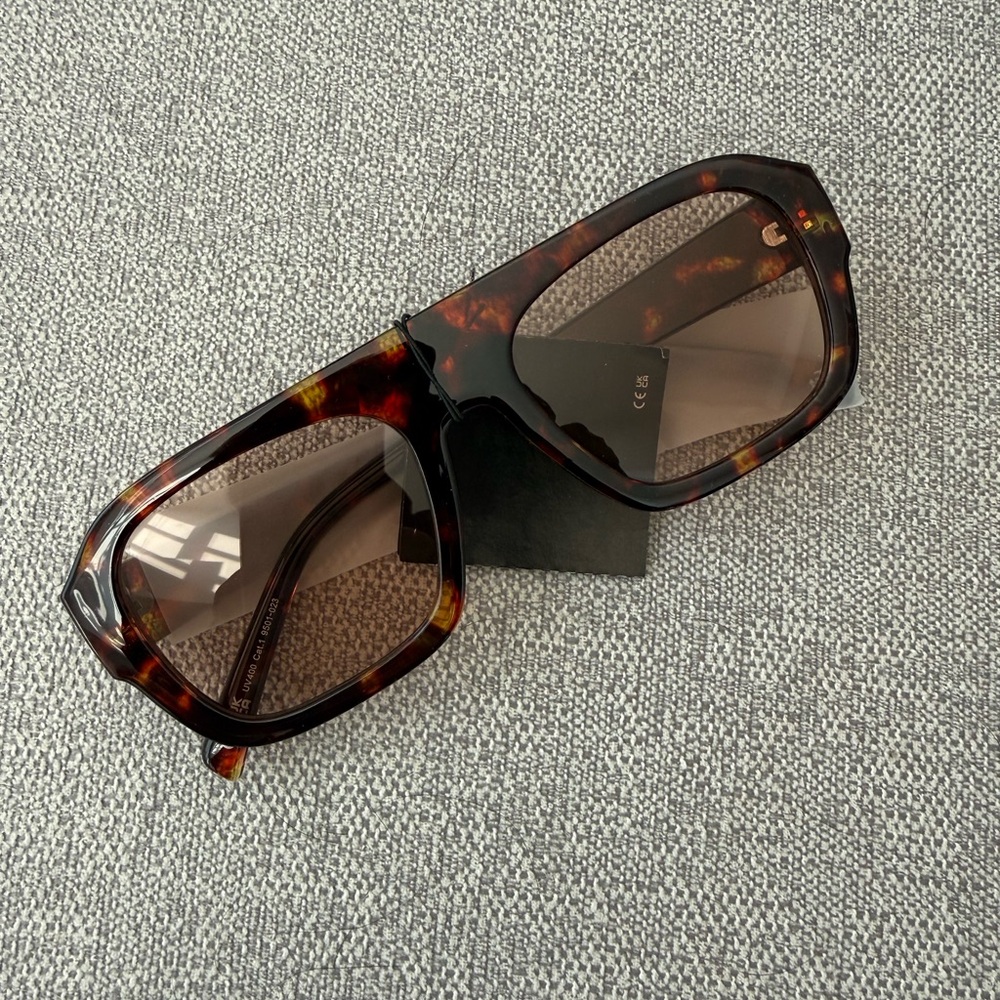 Aviator Style Sunglasses